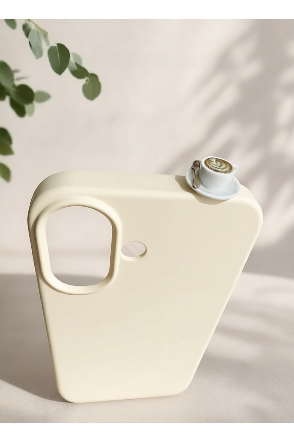İphone 17 latte figürlü silikon kılıf