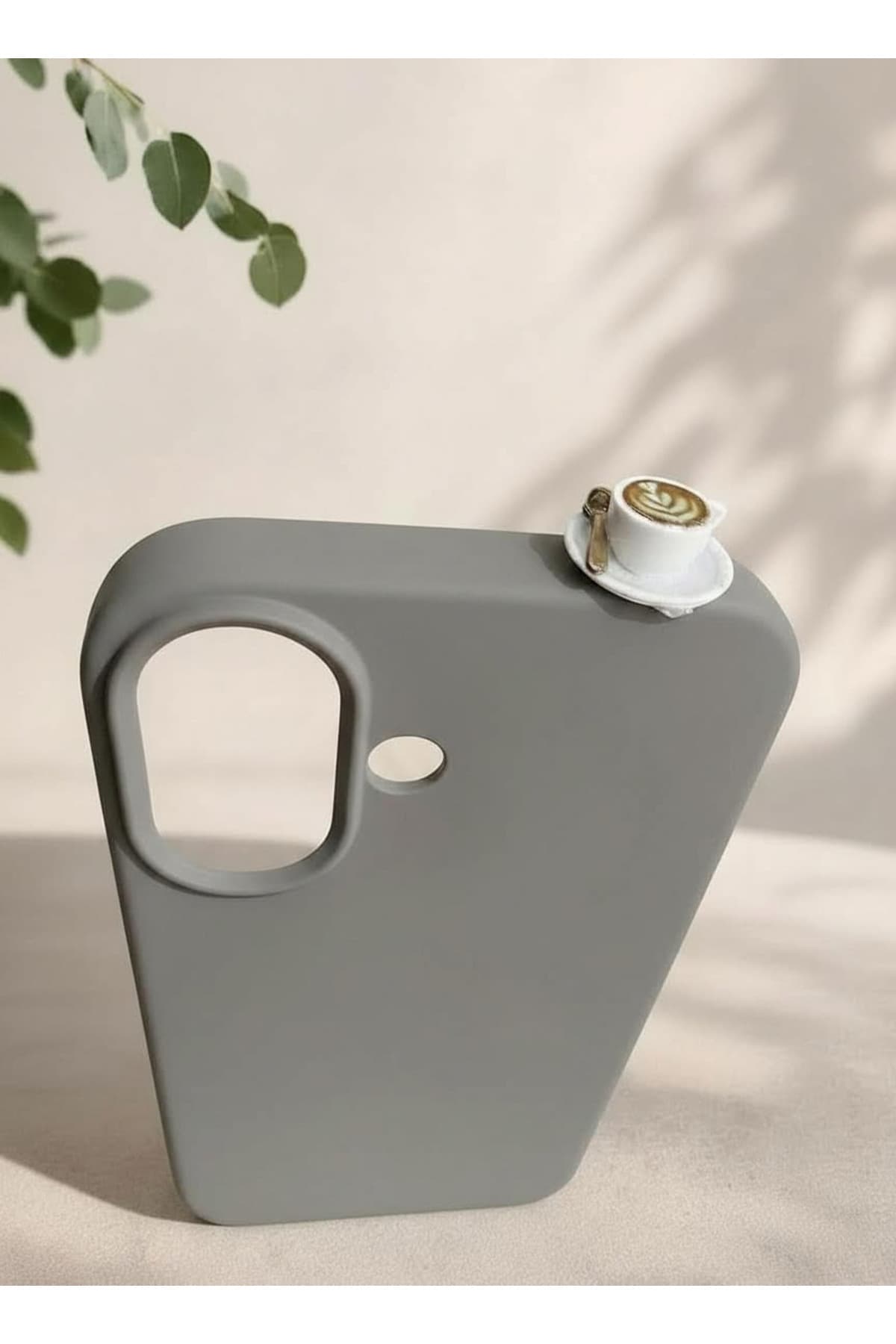 İphone 16 latte figürlü silikon kılıf