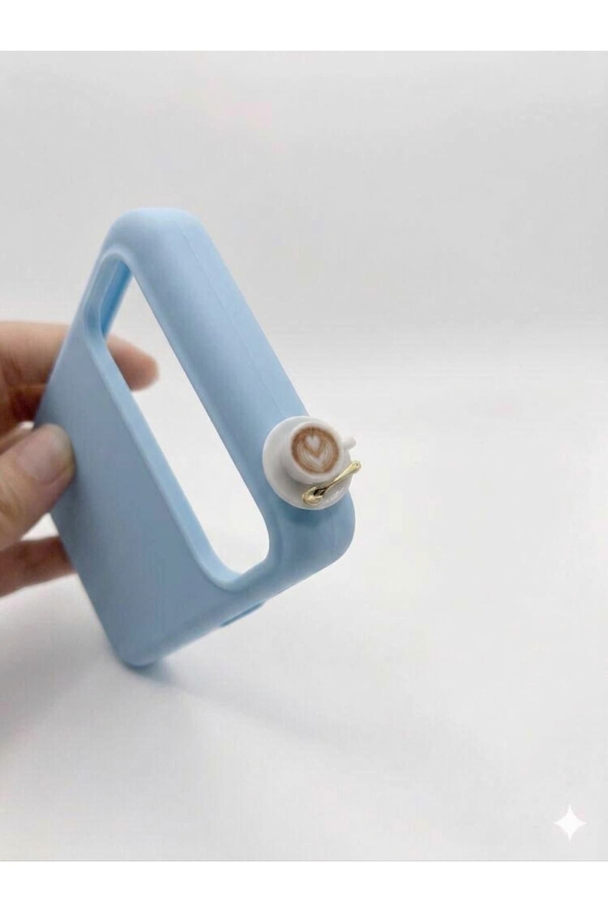 İphone 17promax latte figürlü silikon kılıf