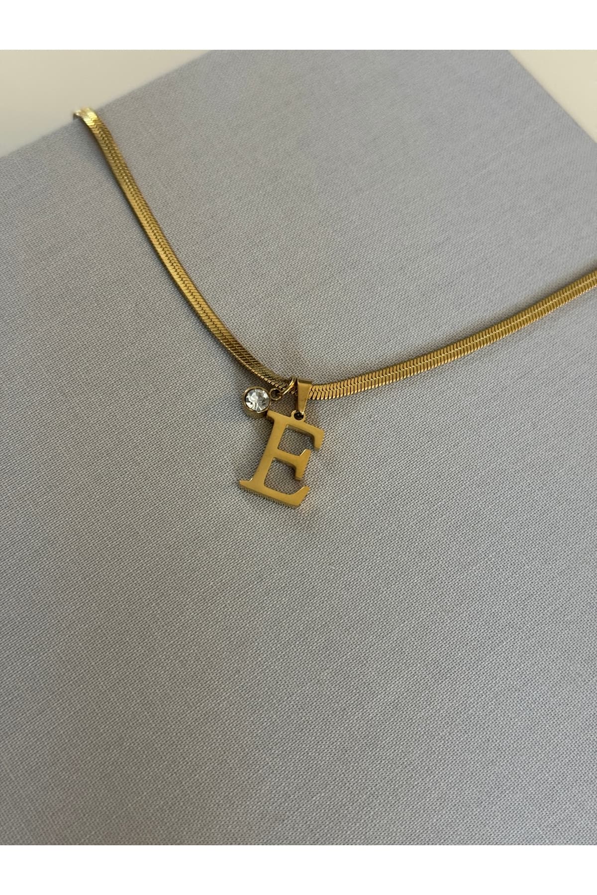 E harf Paslanmaz çelik Gold kolye