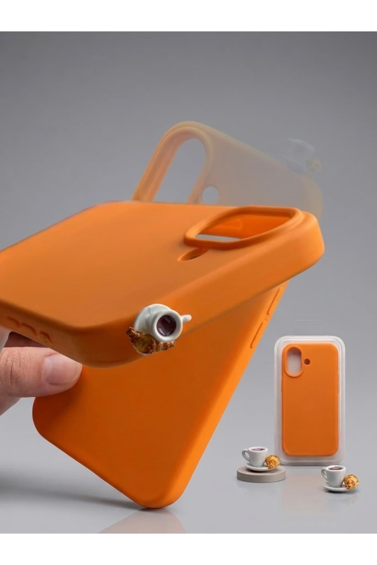 İphone 16 kruvasanlı kahve figürlü silikon kılıf