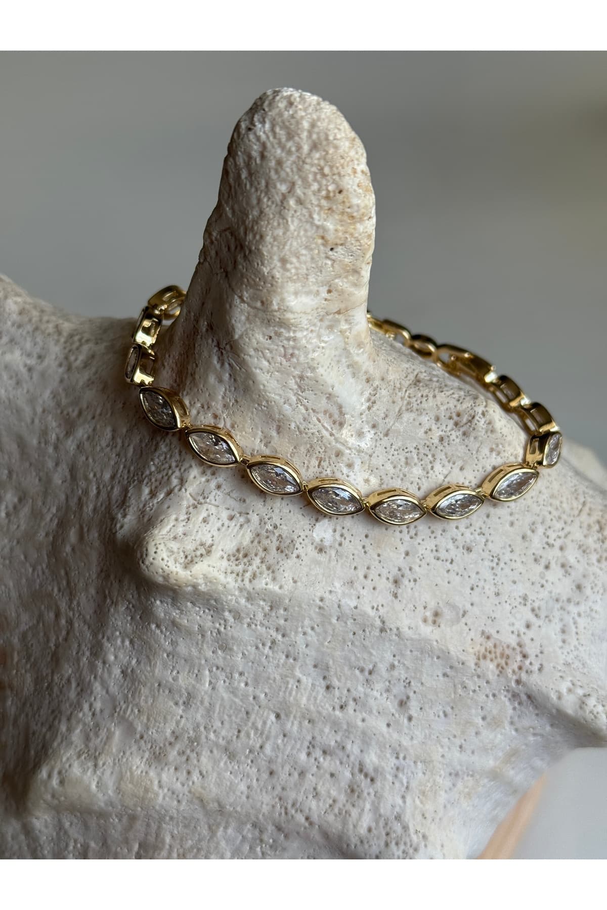 Damla Zirkon taşlı paslanmaz çelik gold bileklik