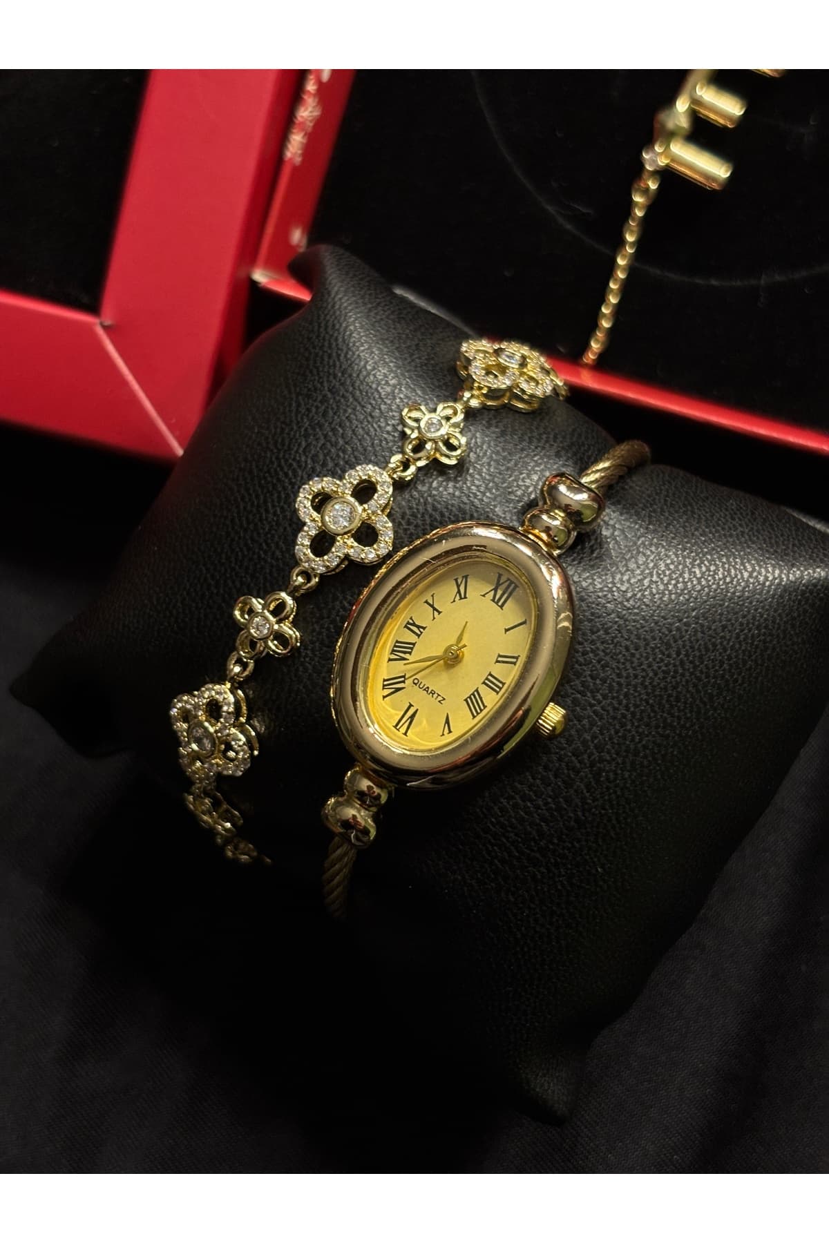 VIP Çelik özel tasarım oynayabilir kordonlu vintage gold sarı kadranlı saat