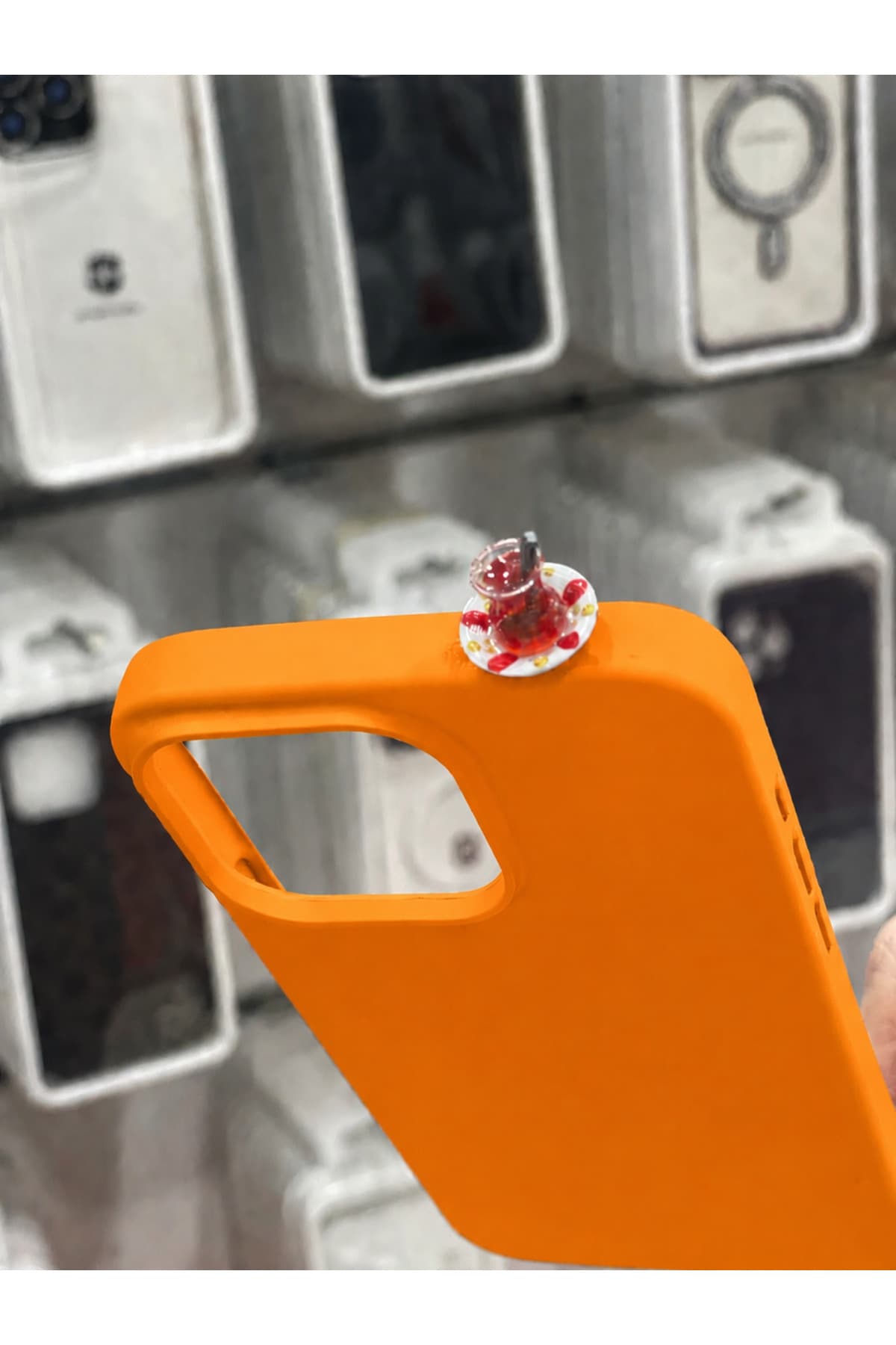 İphone 15 pro çaybardağı figürlü silikon kılıf