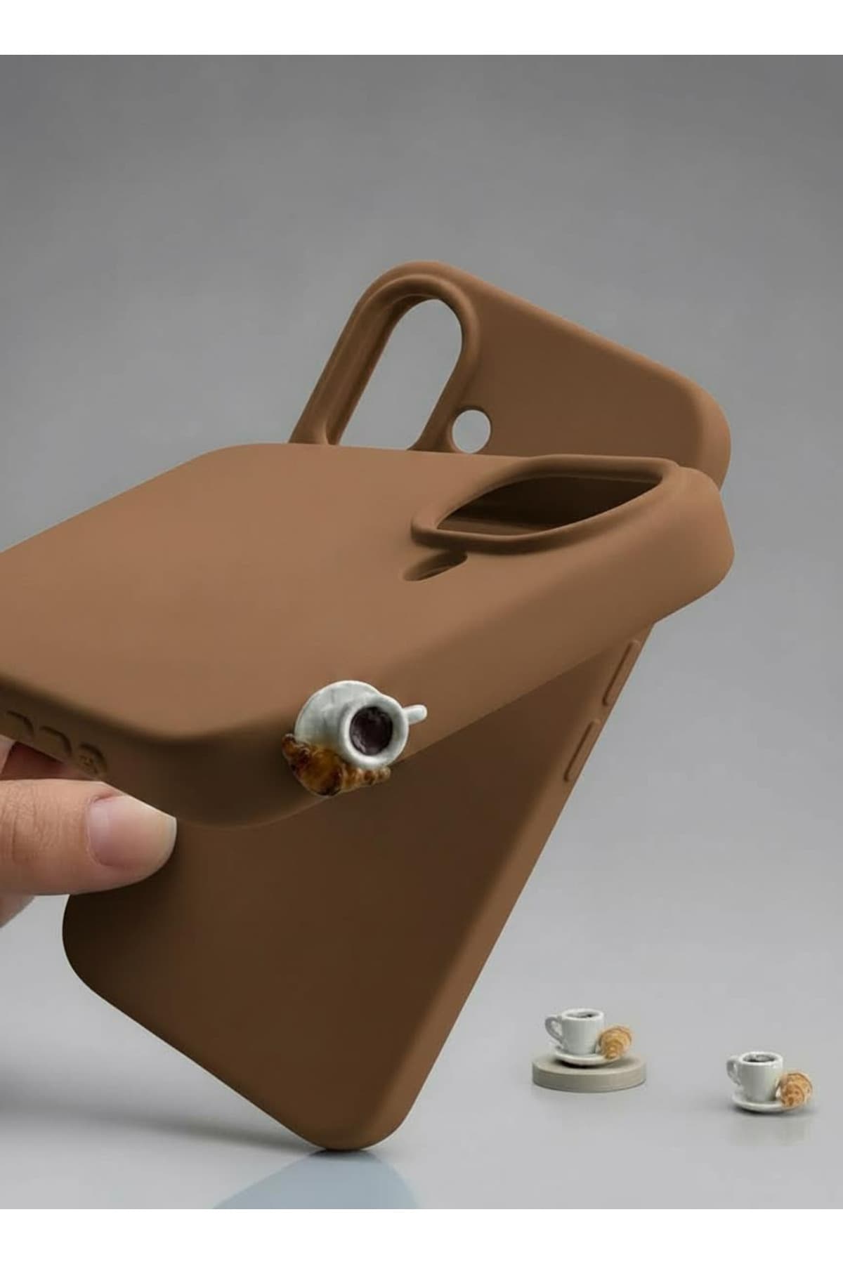 İphone 17 kruvasanlı kahve figürlü silikon kılıf