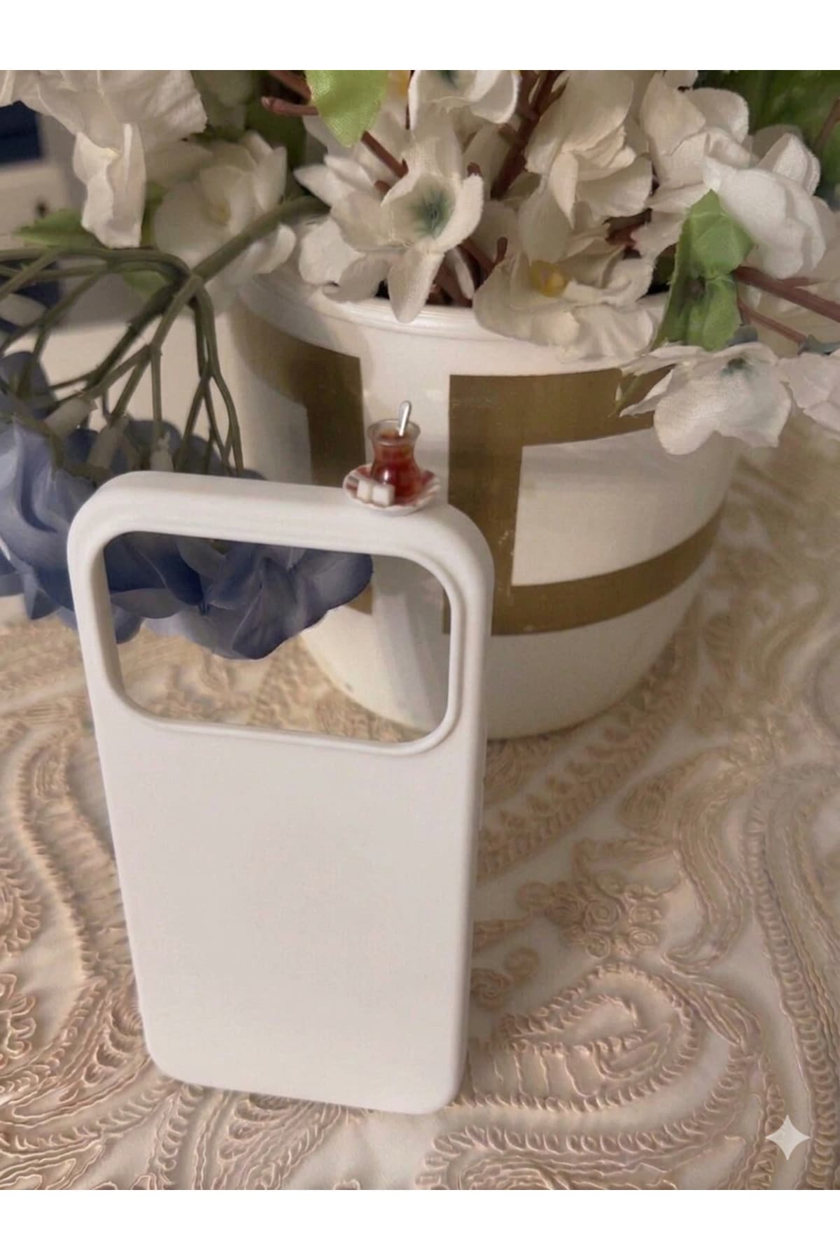 İphone 17pro şekerli çay figürlü silikon kılıf(farklı modeller için soru sorabilirsiniz)