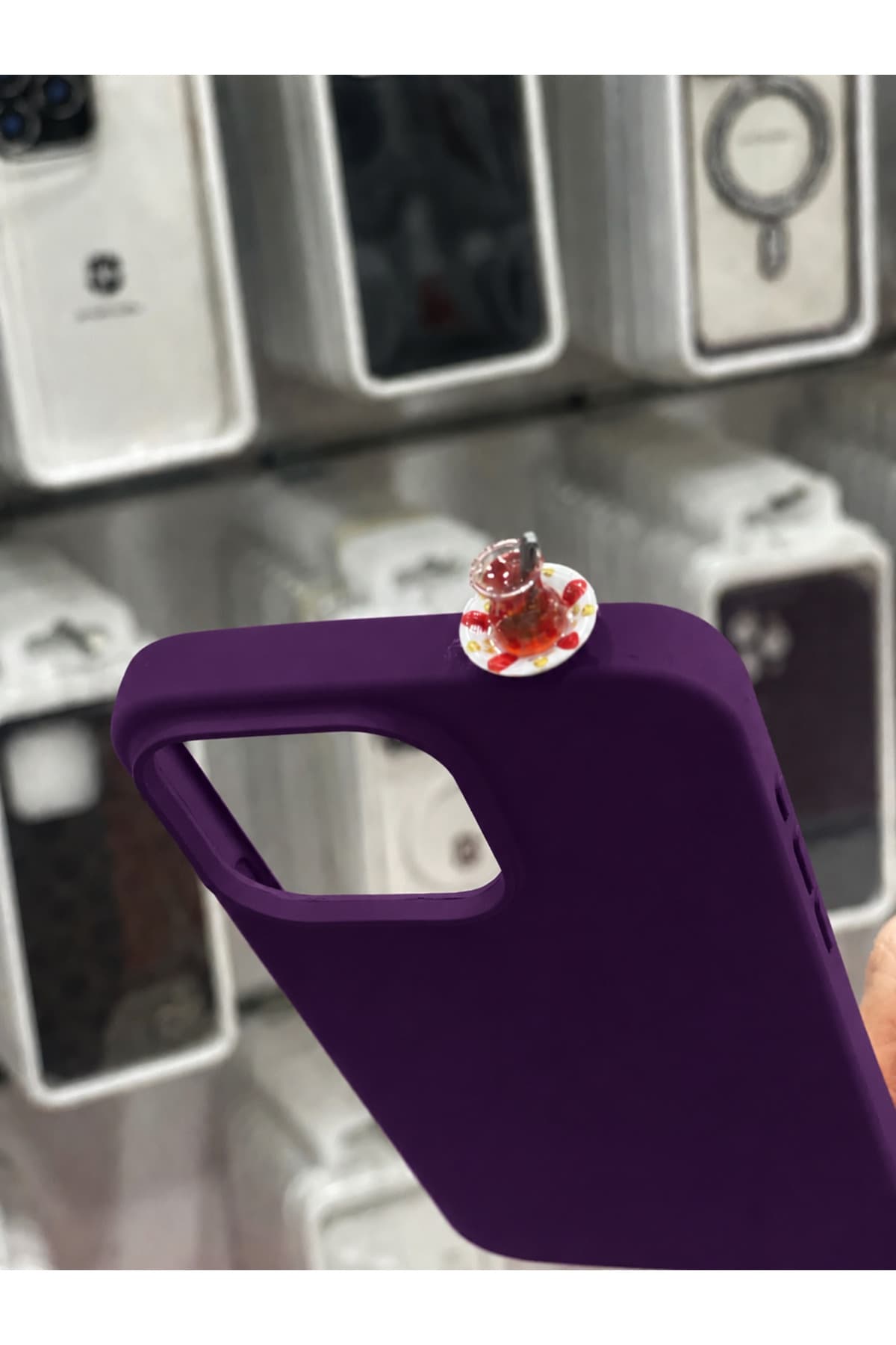 İphone 15 pro çaybardağı figürlü silikon kılıf