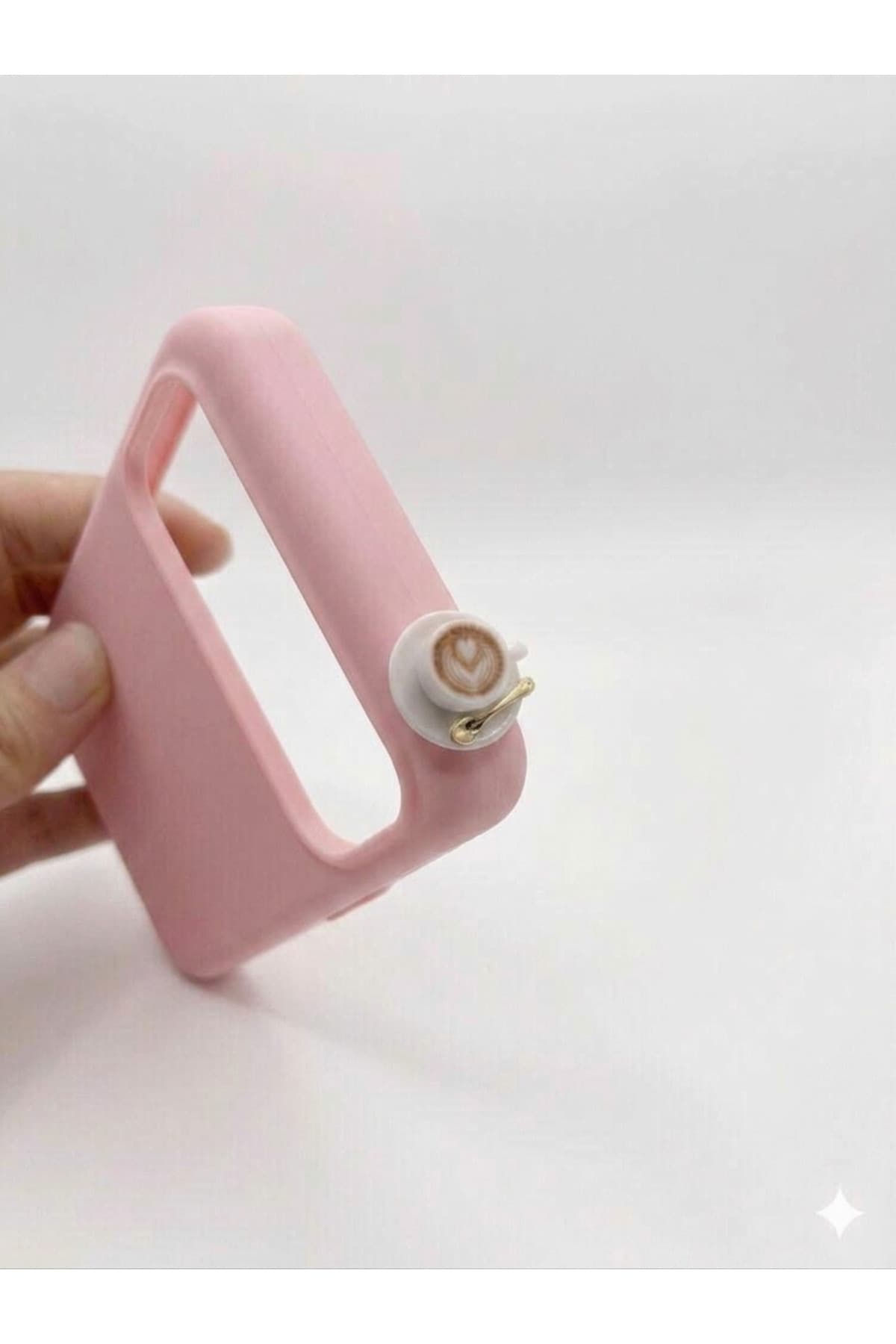 İphone 17 pro latte figürlü silikon kılıf