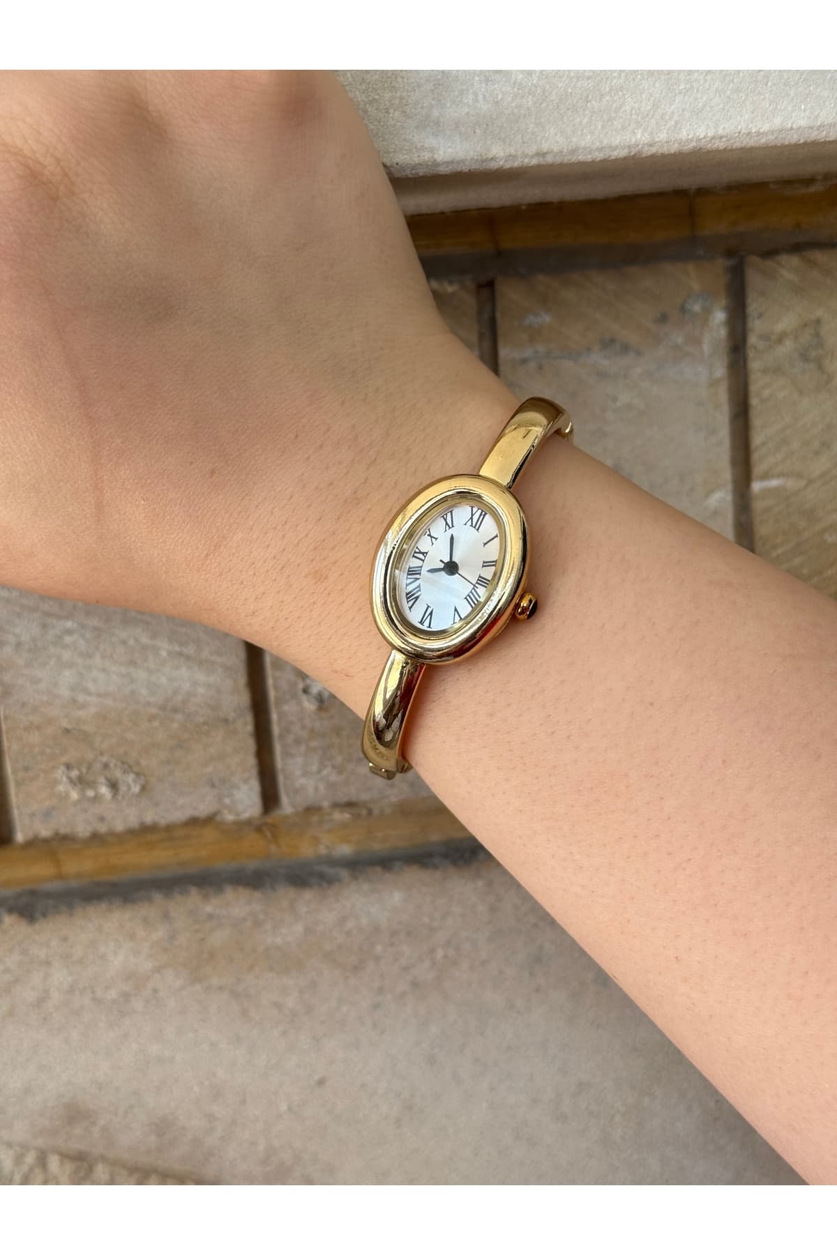 Beyaz kadranlı vintage gold saat bileklik