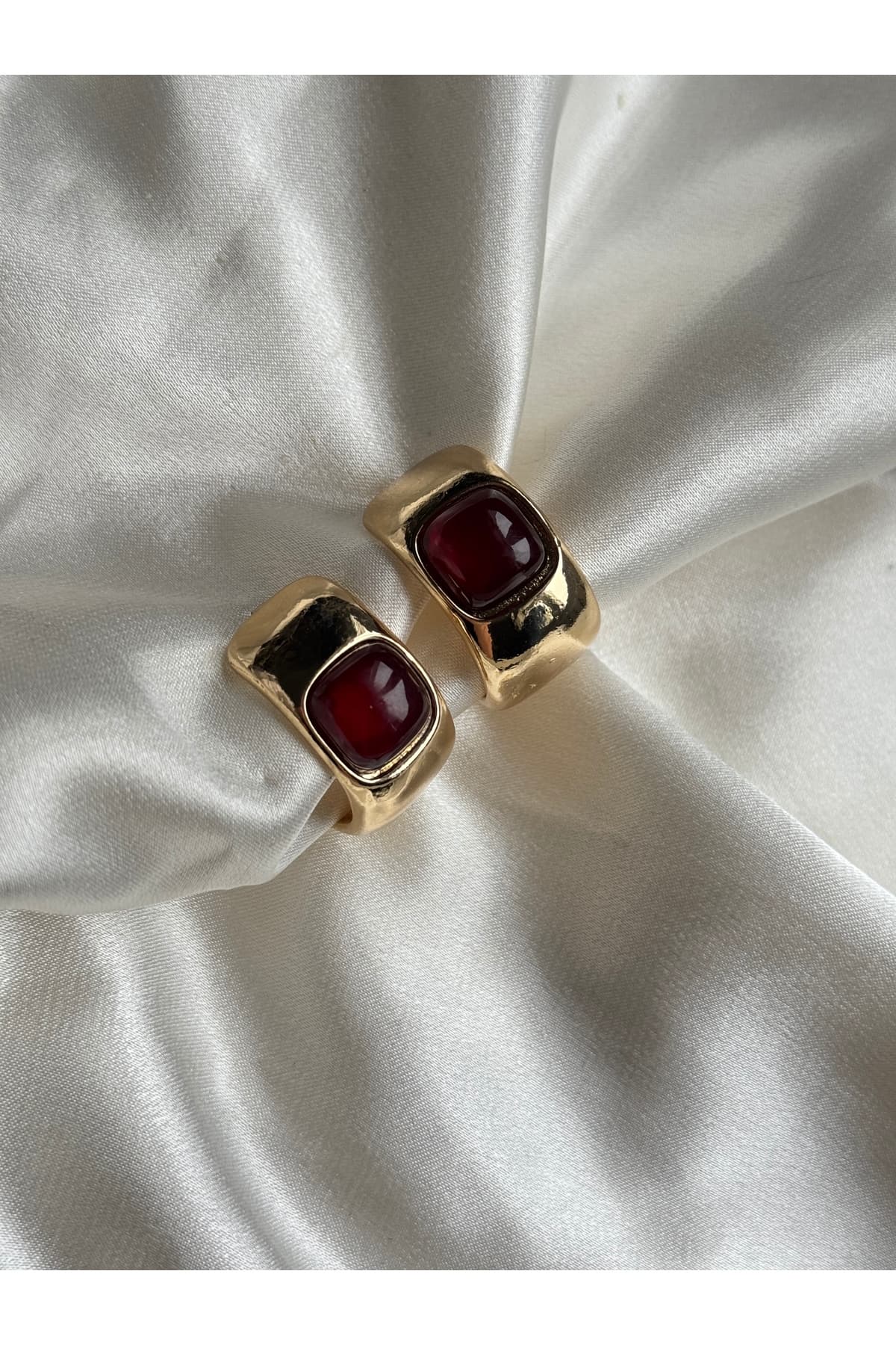 Bordo doğal taşlı Gold Halka küpe