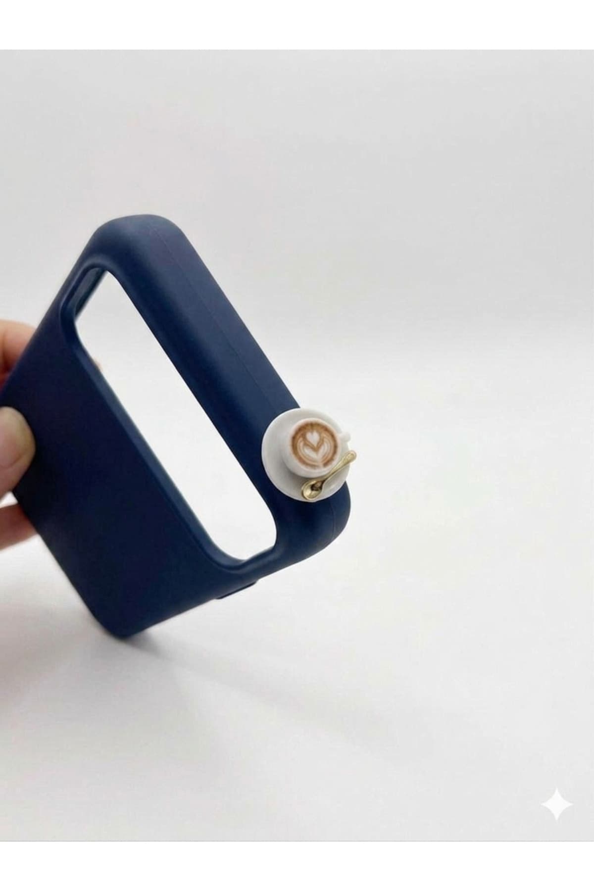İphone 17promax latte figürlü silikon kılıf