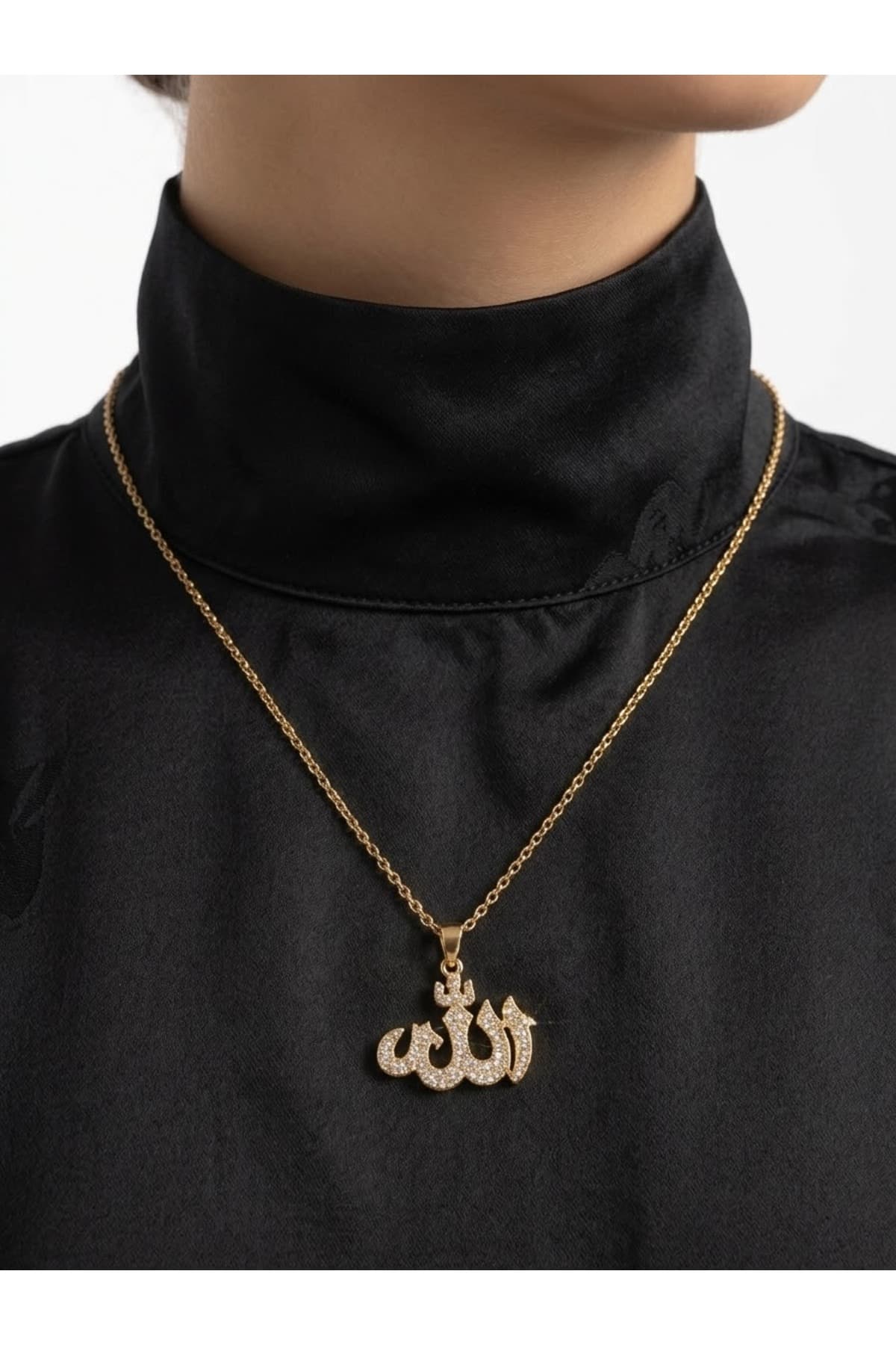 ‘ ‘Allah’ yazılı çelik gold kolye