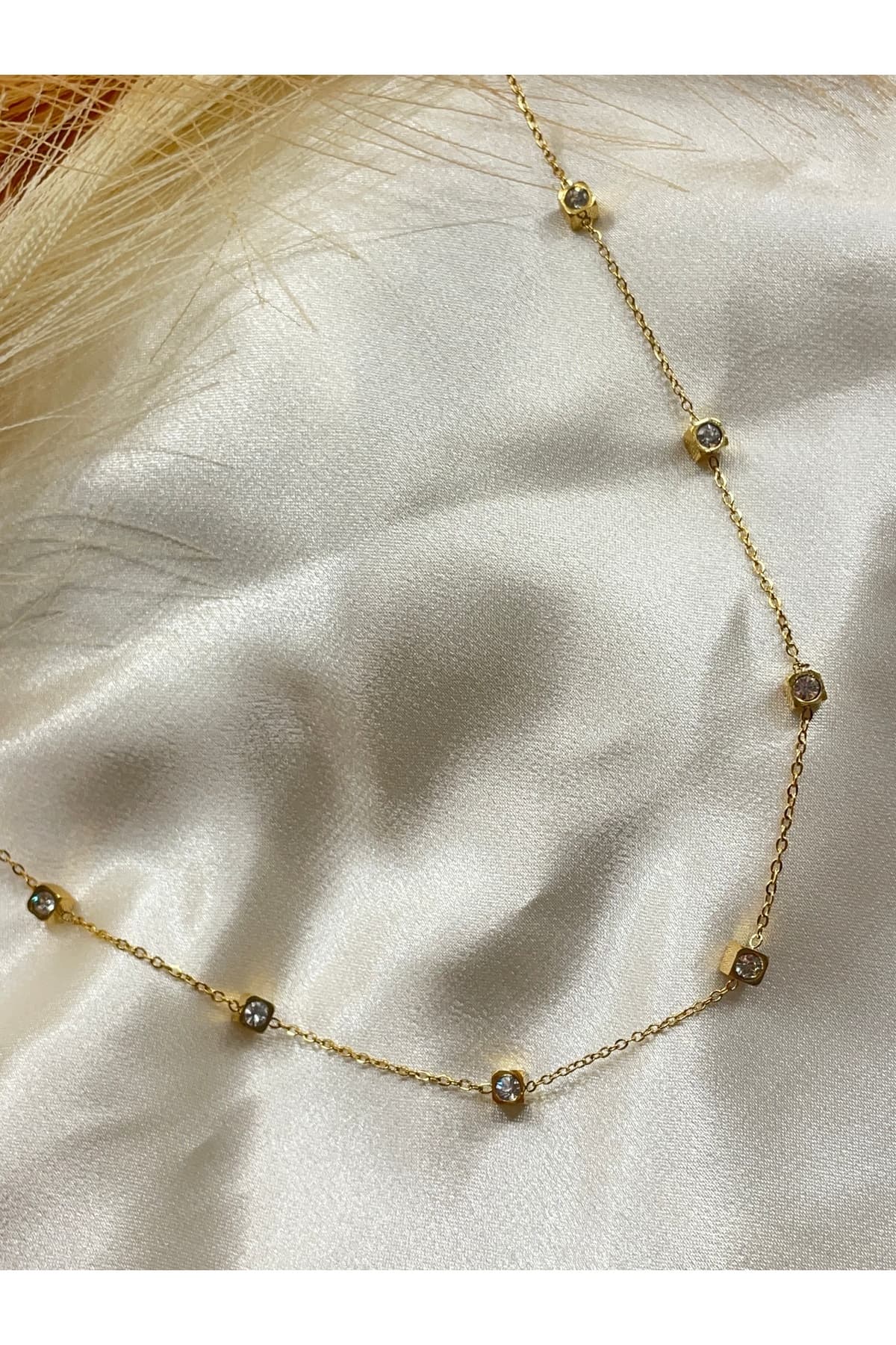 LOTUSBYBUKET çelik gold küp şekil detay taşlı zincir kolye