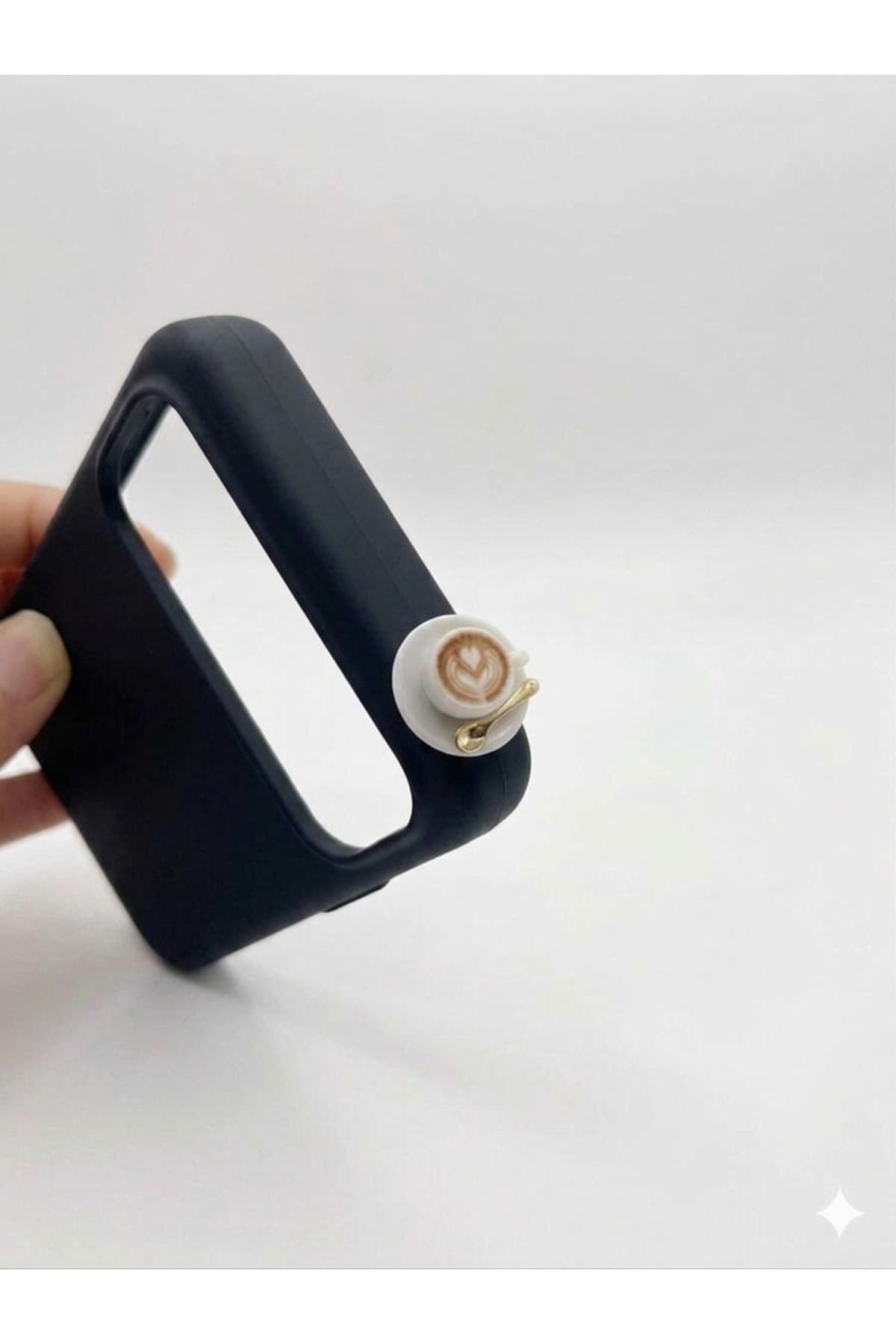 İphone 17promax latte figürlü silikon kılıf