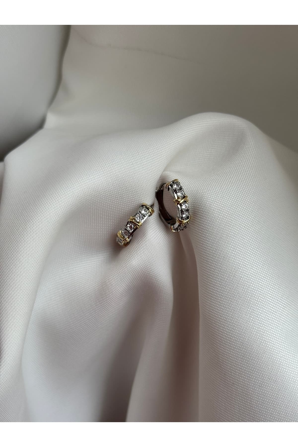%100 paslanmaz çelik silver/gümüş zirkon taşlı mini halka küpe